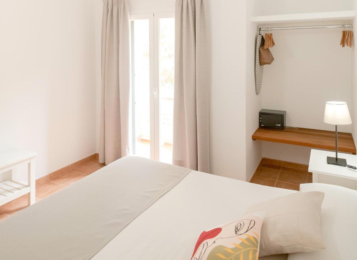 Apartamentos El Pino - Formentera Break 埃斯卡洛 外观 照片