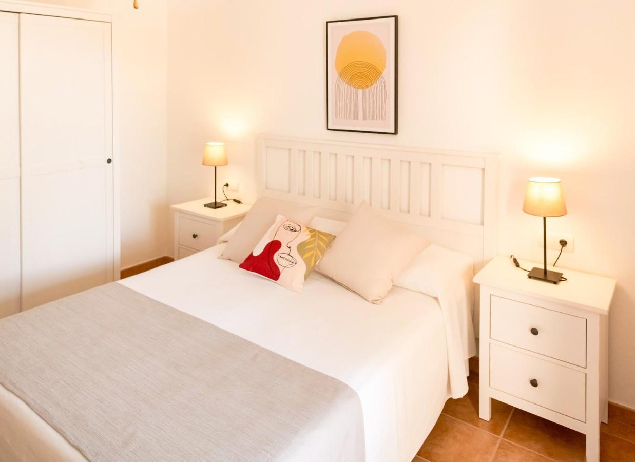 Apartamentos El Pino - Formentera Break 埃斯卡洛 外观 照片