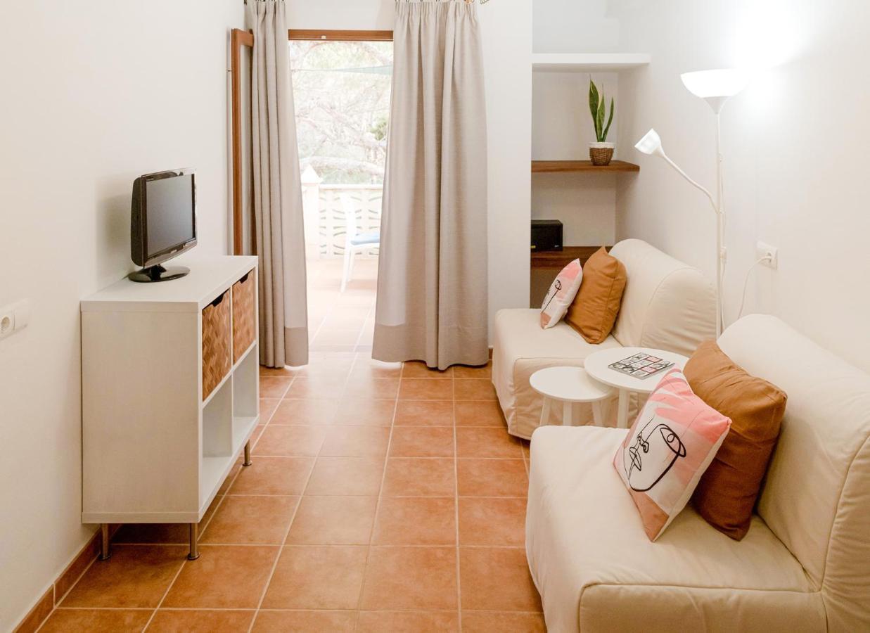 Apartamentos El Pino - Formentera Break 埃斯卡洛 外观 照片